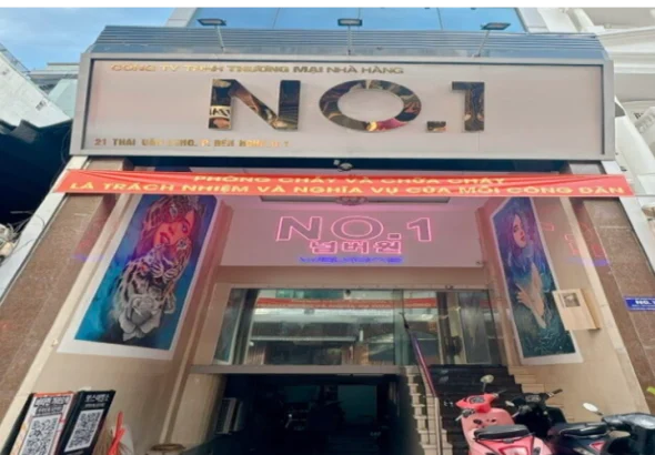 hochiminh-numberone-karaoke-entrance