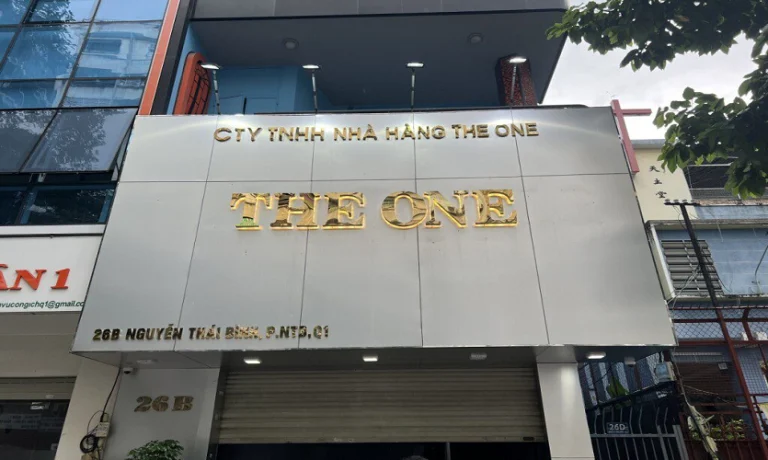 hochiminh-theone-karaoke-entrance