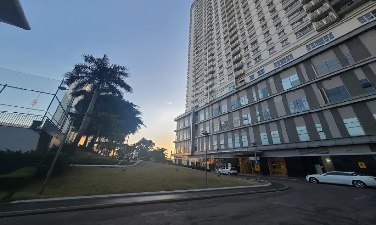 hochiminh-district7-sunrise-entrance