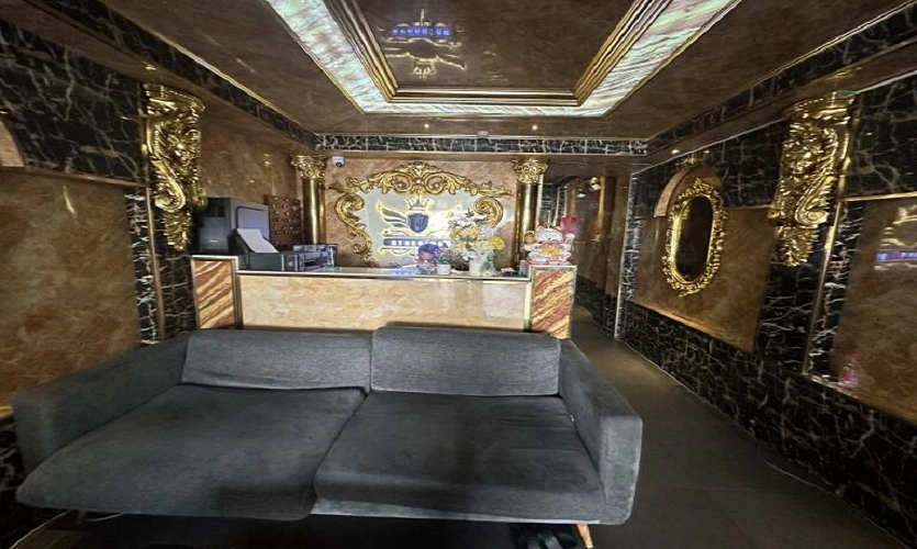 호치민 스타킹 마사지 로비 전경, 차분하고 아늑한 대기 공간 인테리어