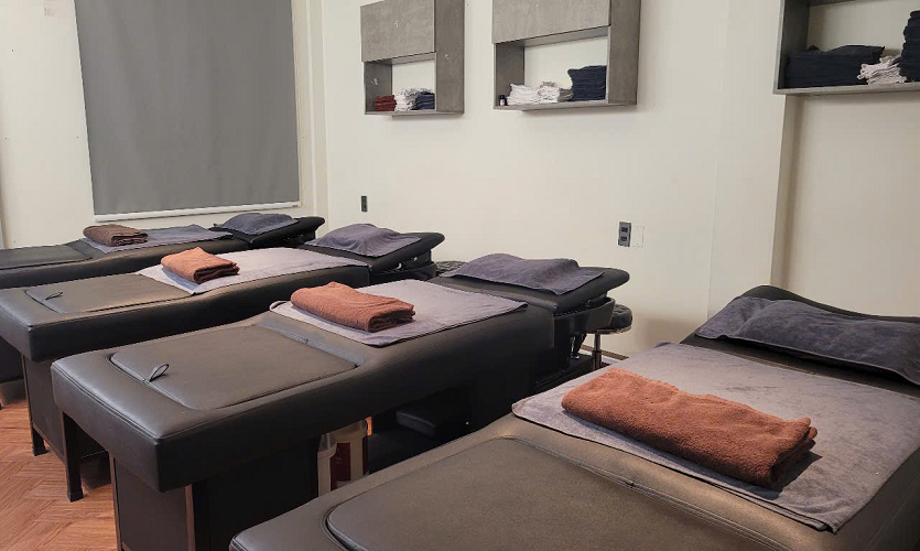 호치민 보스 이발소 이용 모습, 숙련된 바버의 세심한 커트 서비스