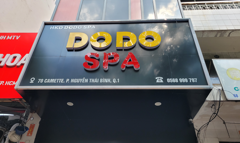 호치민 1군 도도스파 입구 전경, 깔끔하고 고급스러운 외관의 마사지샵