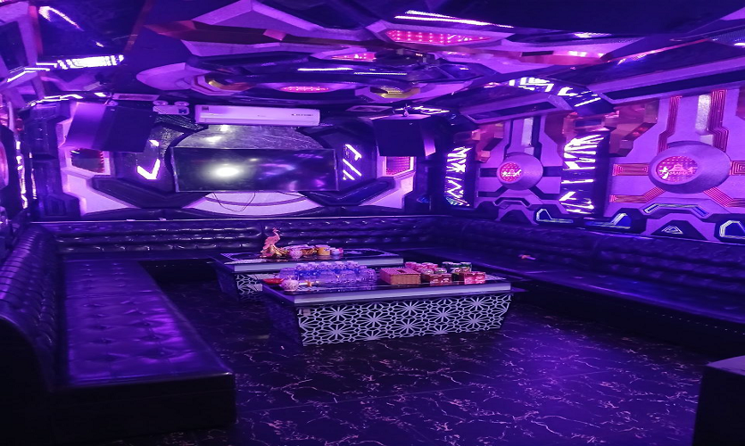 달랏 사비아 가라오케 내부 로비 공간, 달랏 가라오케 방문객 안내와 대기 공간