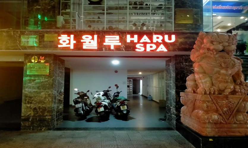 다낭 화월루 입구 전경, 다낭 시내에서 운영되는 마사지 스파