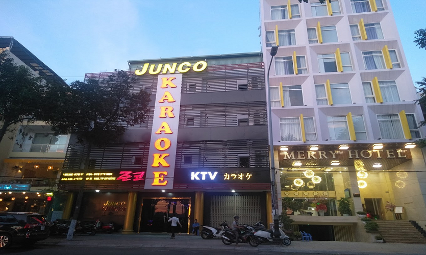 다낭 준코 가라오케 입구 전경, 다낭 중심 지역에서 운영되는 가라오케 업장