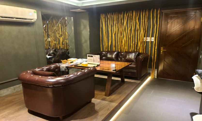 호치민 바나나 사우나 내부 로비 공간, 호치민 프라이빗 사우나 이용 전 대기 공간