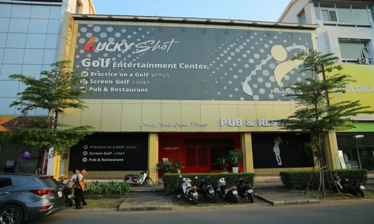 hochiminh-luckyshot-screen-golf-entrance