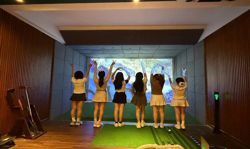 착석골프 좌석 공간, 스크린골프와 함께 이용 가능한 좌석 시설