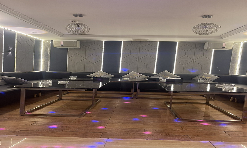 호치민 1군 넘버원 가라오케 실내 인테리어, 편안한 분위기의 룸 공간