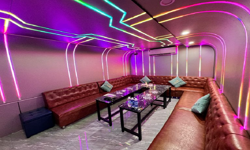 가라오케 내부 인테리어, 차분한 조명과 쾌적한 환경