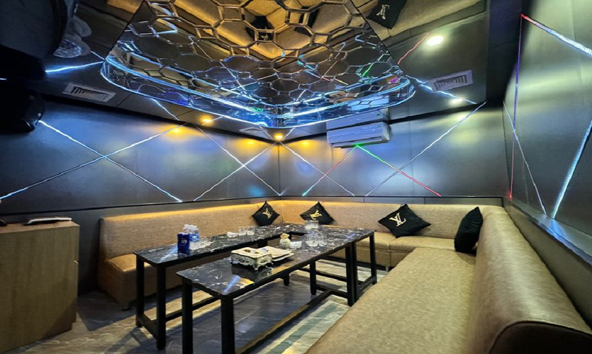 호치민 1군 원투 가라오케 룸 내부, 프라이빗한 소파형 룸 구조