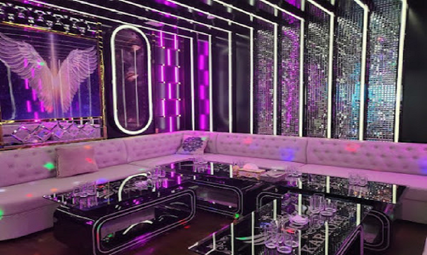 호치민 1군 더원 가라오케 내부 인테리어, 차분한 조명과 쾌적한 환경