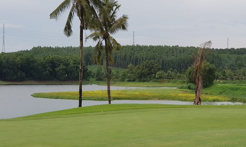 호치민 동나이 골프장 페어웨이 전경, 자연형 골프 코스