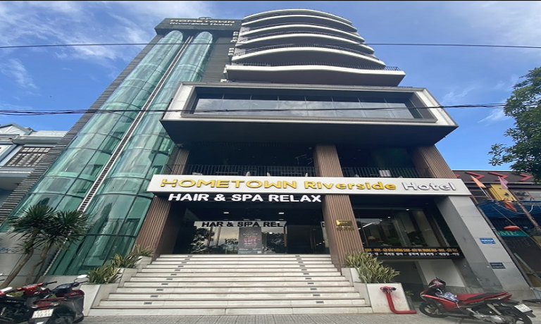 danang-red-swing-massage-entrance