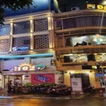hochiminh-102-karaoke-entrance