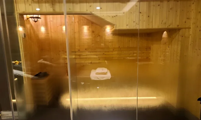 호치민 프라이빗 사우나 내부 시설과 휴식 공간