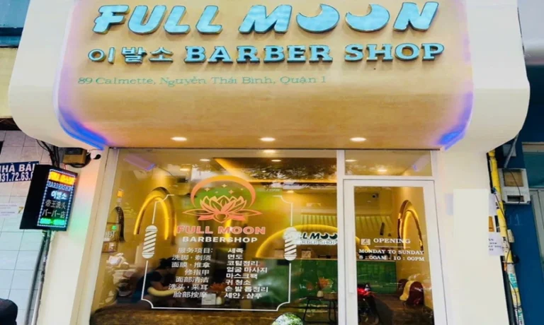 hochiminh-fullmoon-barbershop-entrance