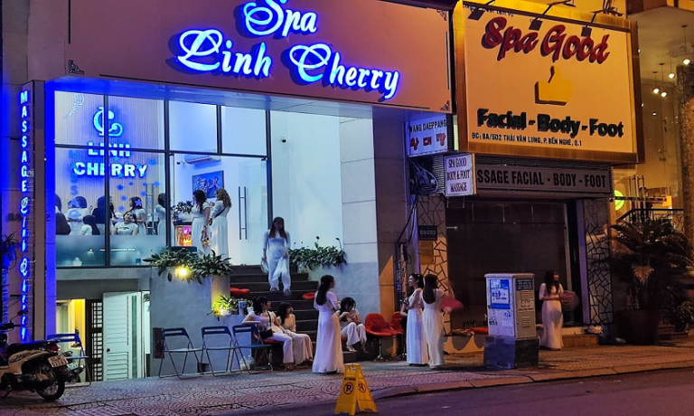 hochiminh-lin-cherry-massage-entrance
